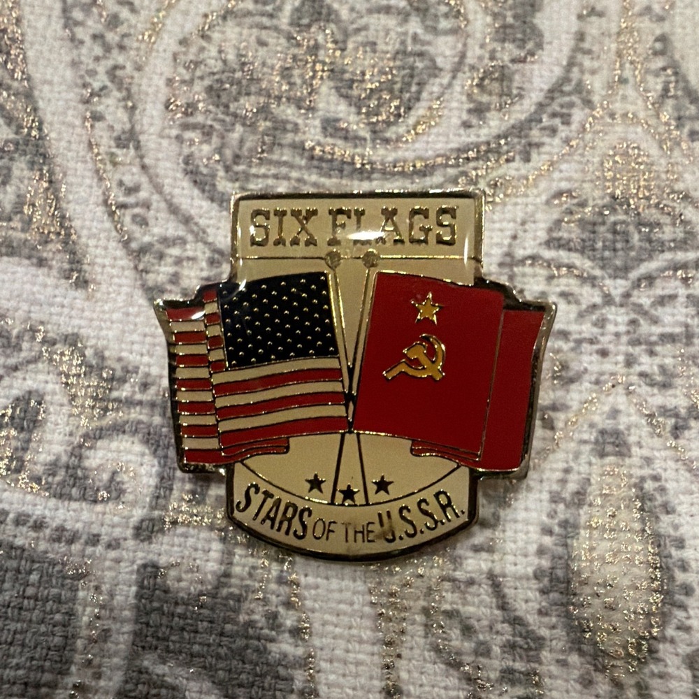 Six Flags Stars of the U.S.S.R. USA & USSR Flags Lapel Pinback Pin